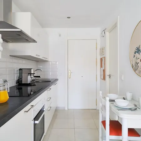 Benalbeach Bright And Quiet Terrace With Garden And Sea Views Апартаменти *