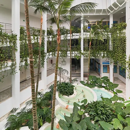 Апартаменти Benalbeach Bright And Quiet Terrace With Garden And Sea Views