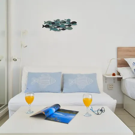 Апартаменти Benalbeach Bright And Quiet Terrace With Garden And Sea Views Бенальмадена