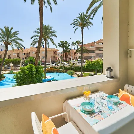 Benalbeach Bright And Quiet Terrace With Garden And Sea Views Апартаменти